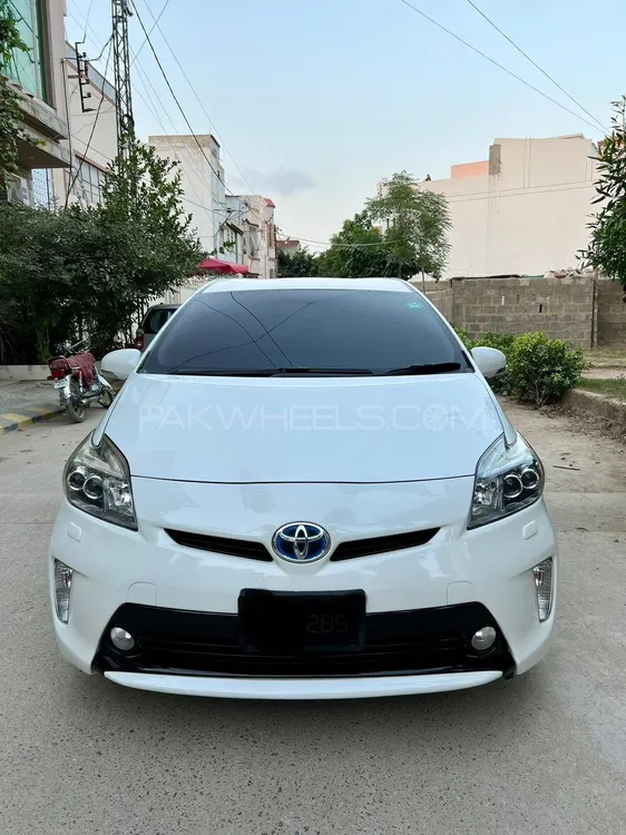 Toyota Prius 2014 for Sale in Karachi Image-1