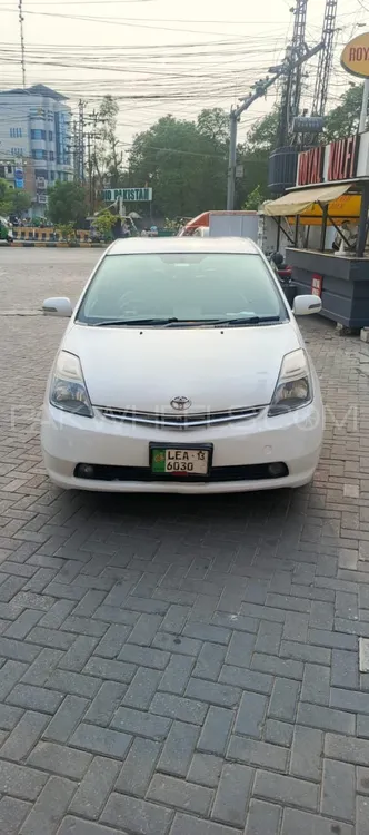 Toyota Prius 2007 for Sale in Lahore Image-1