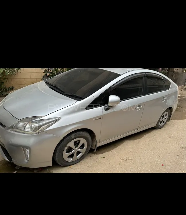 Toyota Prius 2013 for Sale in Karachi Image-1