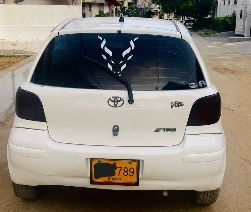 Toyota Vitz 2005 for Sale in Karachi Image-1