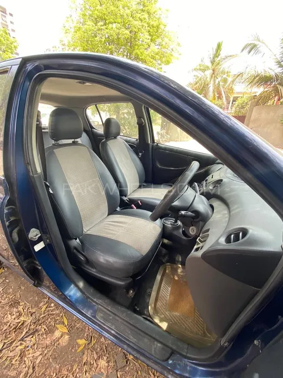 Toyota Vitz 2003 for Sale in Karachi Image-1