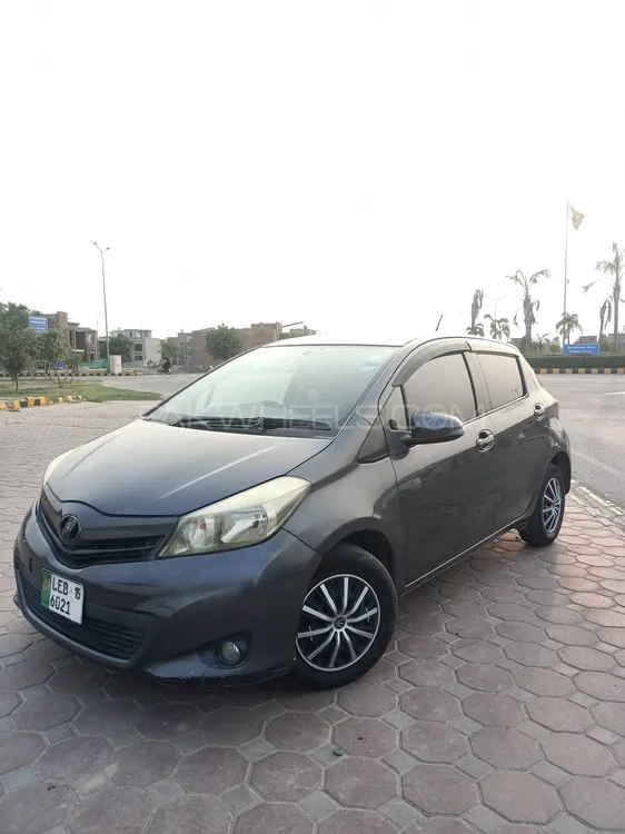 Toyota Vitz 2011 for Sale in Lahore Image-1