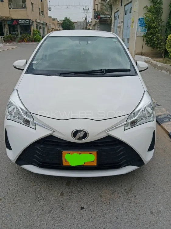 Toyota Vitz 2018 for Sale in Karachi Image-1