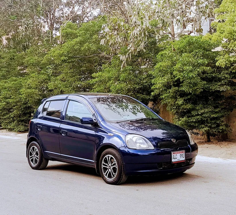 Toyota Vitz 2001 for Sale in Karachi Image-1