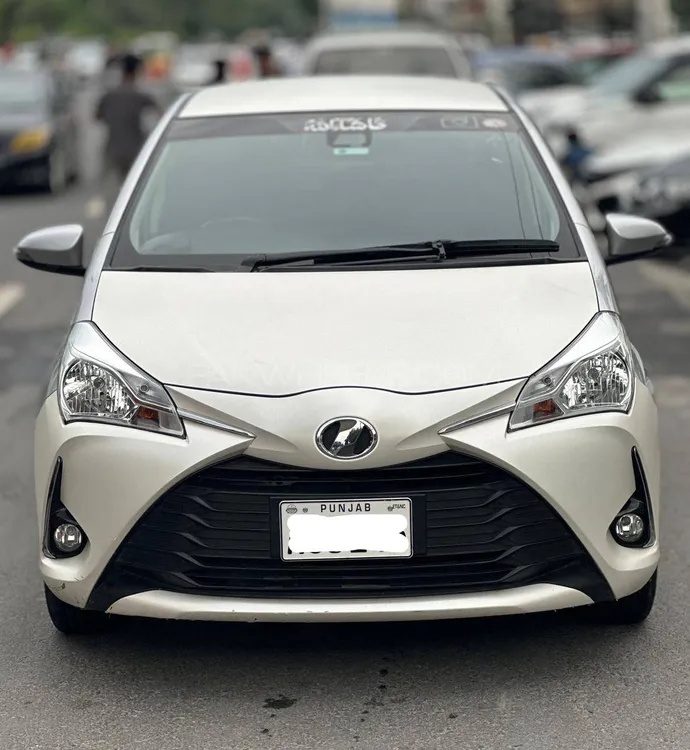 Toyota Vitz 2018 for Sale in Lahore Image-1