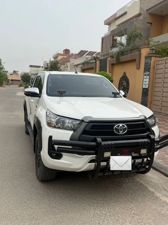 Toyota Hilux 2021 for Sale in Multan Image-1