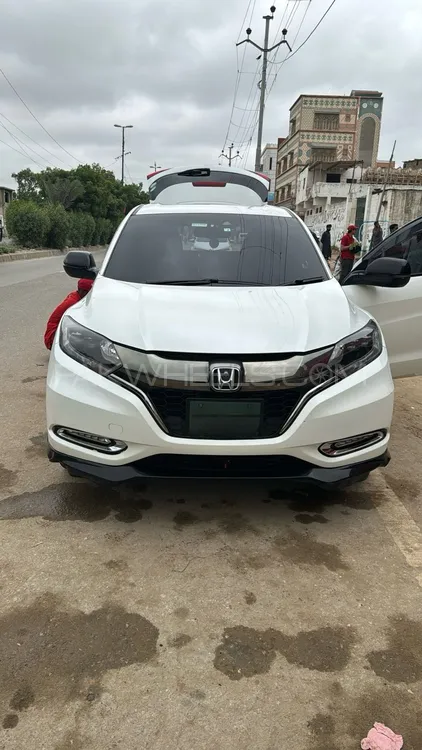 Honda Vezel 2016 for Sale in Karachi Image-1