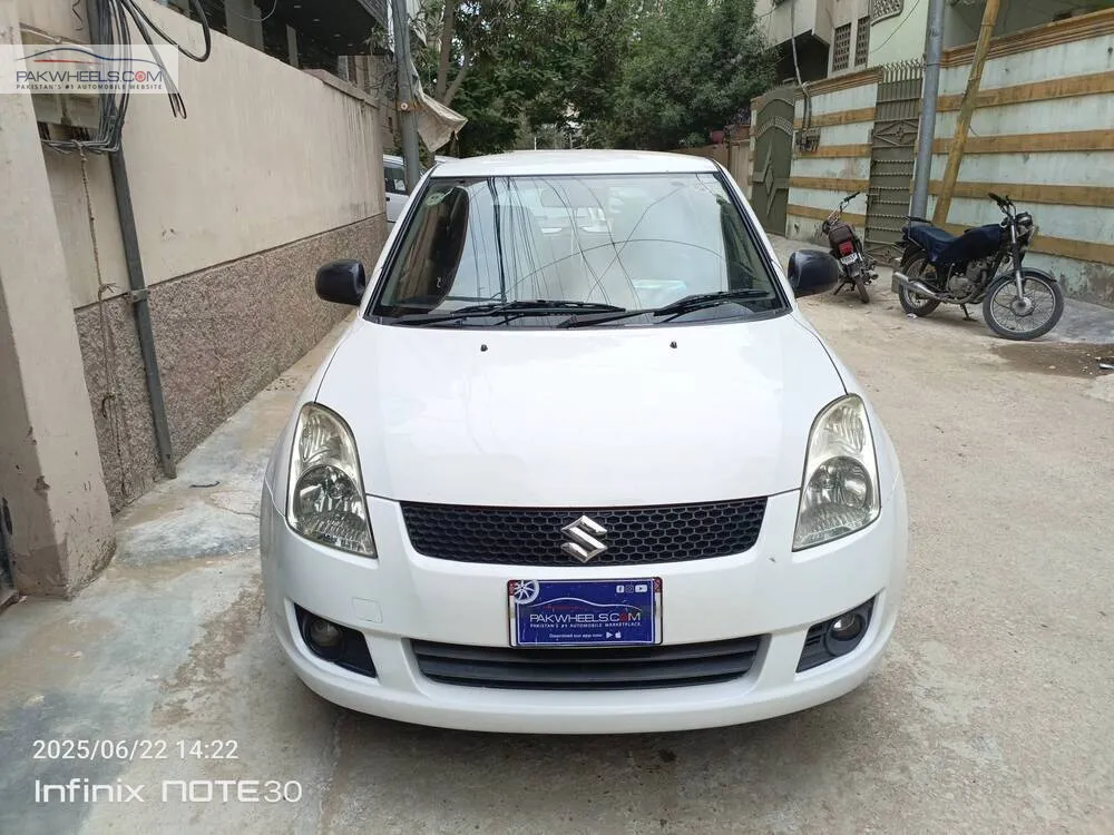 Suzuki Swift 2013 for Sale in Karachi Image-1