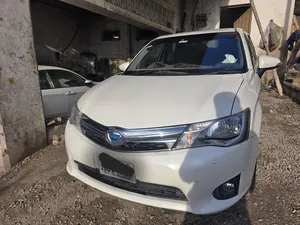 Toyota Corolla Axio Hybrid 1.5 2015 for Sale