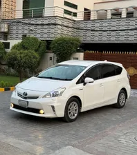 Toyota Prius Alpha S Touring 2013 for Sale