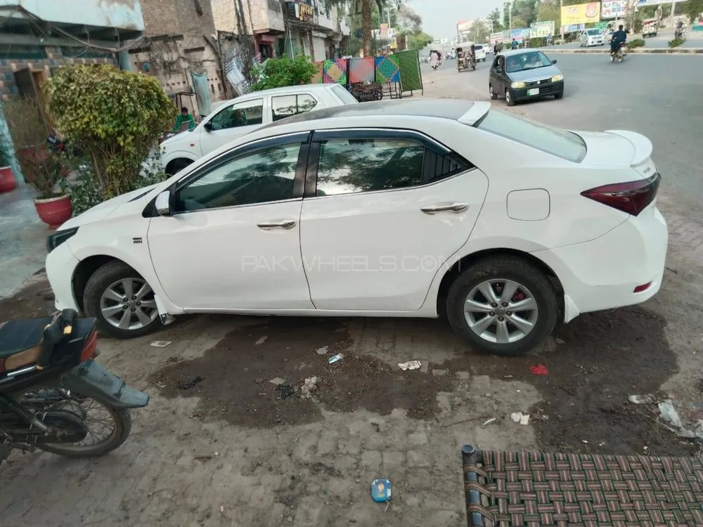 Toyota Corolla 2015 for Sale in Burewala Image-1