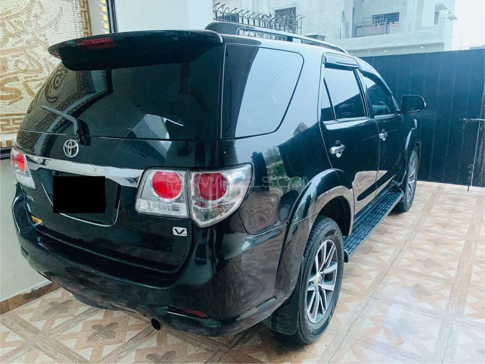 Toyota Fortuner 2013 for Sale in Lahore Image-1