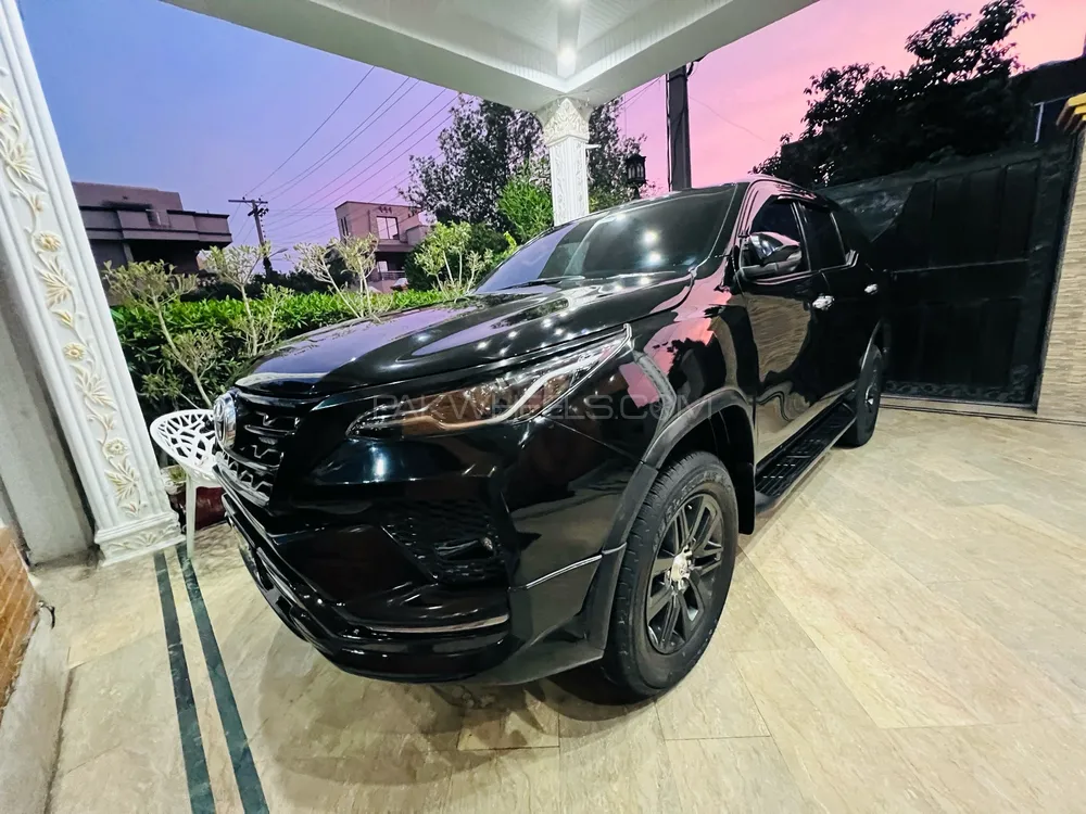 Toyota Fortuner 2018 for Sale in Lahore Image-1