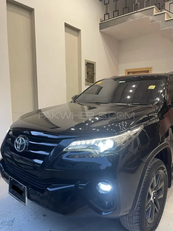 Toyota Fortuner 2019 for Sale in Faisalabad Image-1