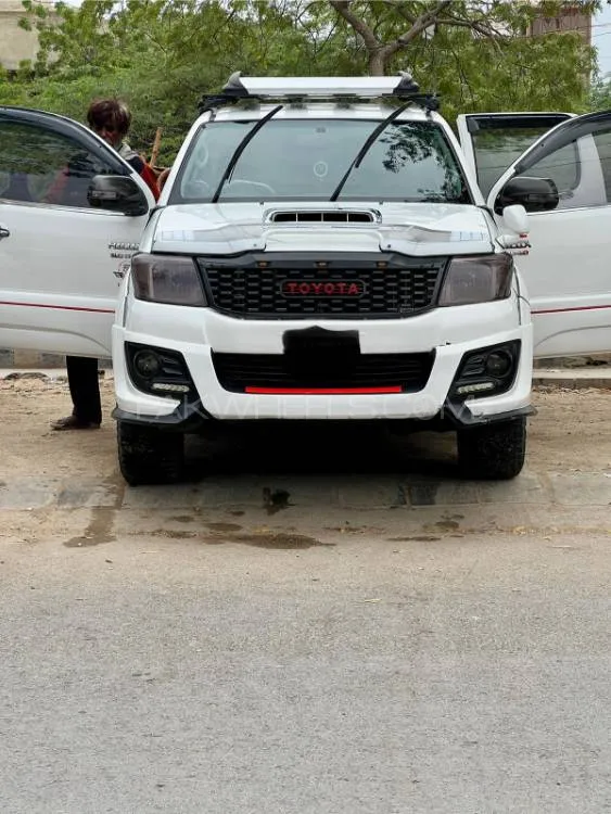 Toyota Hilux 2013 for Sale in Karachi Image-1