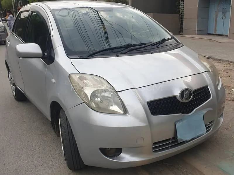 Toyota Vitz 2005 for Sale in Lahore Image-1