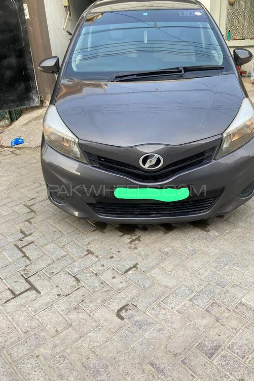Toyota Vitz 2011 for Sale in D.G.Khan Image-1