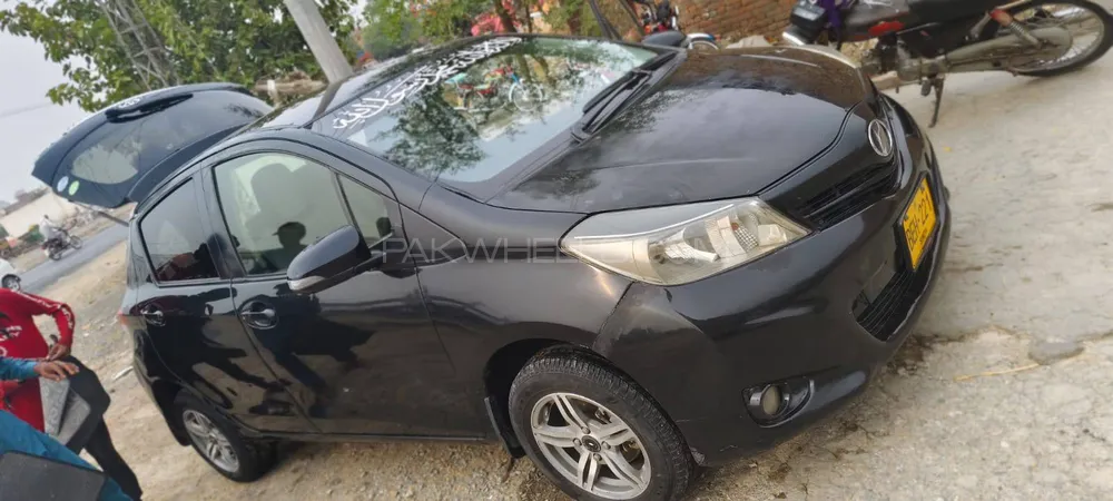 Toyota Vitz 2013 for Sale in Arifwala Image-1