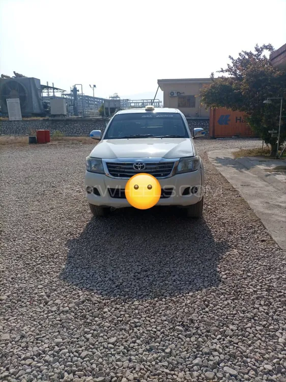 Toyota Hilux 2016 for Sale in Islamabad Image-1