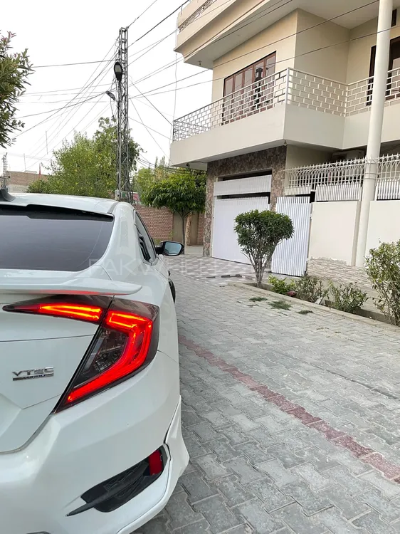 Honda Civic 2016 for Sale in Okara Image-1