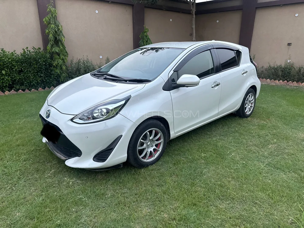 Toyota Aqua 2020 for Sale in Lahore Image-1