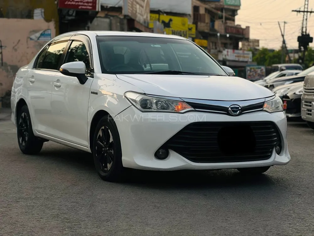 Toyota Corolla Axio 2016 for Sale in Lahore Image-1