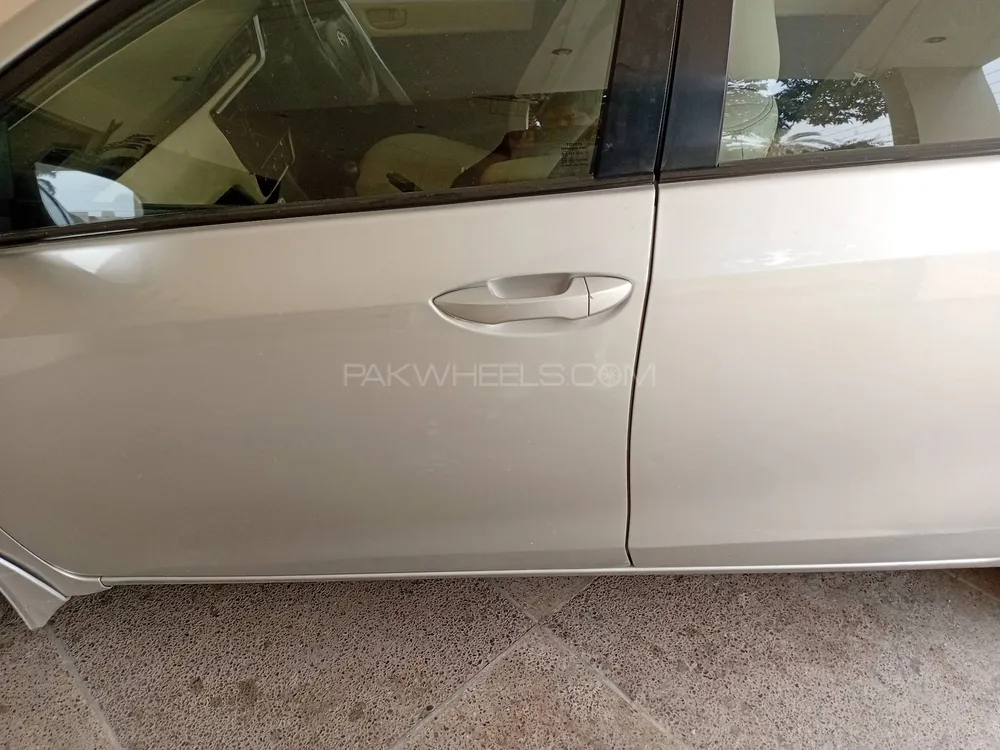 Toyota Corolla 2017 for Sale in Lahore Image-1