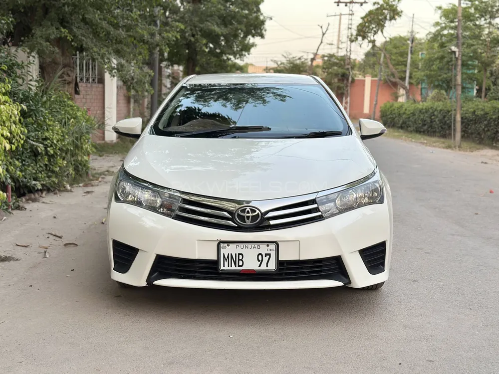 Toyota Corolla 2015 for Sale in Multan Image-1