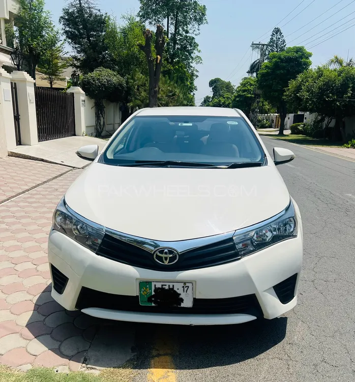 Toyota Corolla 2017 for Sale in Lahore Image-1