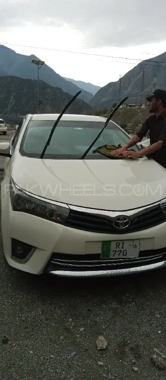 Toyota Corolla 2015 for Sale in Islamabad Image-1