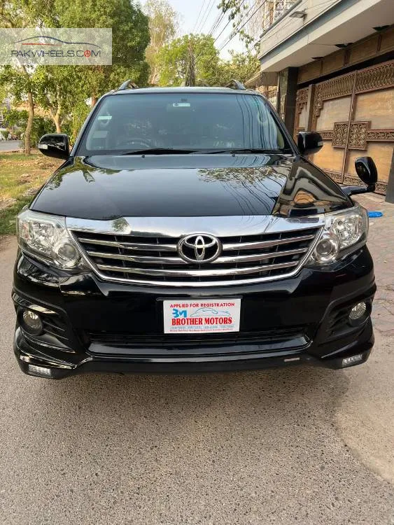 Toyota Fortuner 2016 for Sale in Multan Image-1