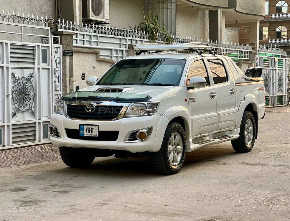 Toyota Hilux 2010 for Sale in Islamabad Image-1