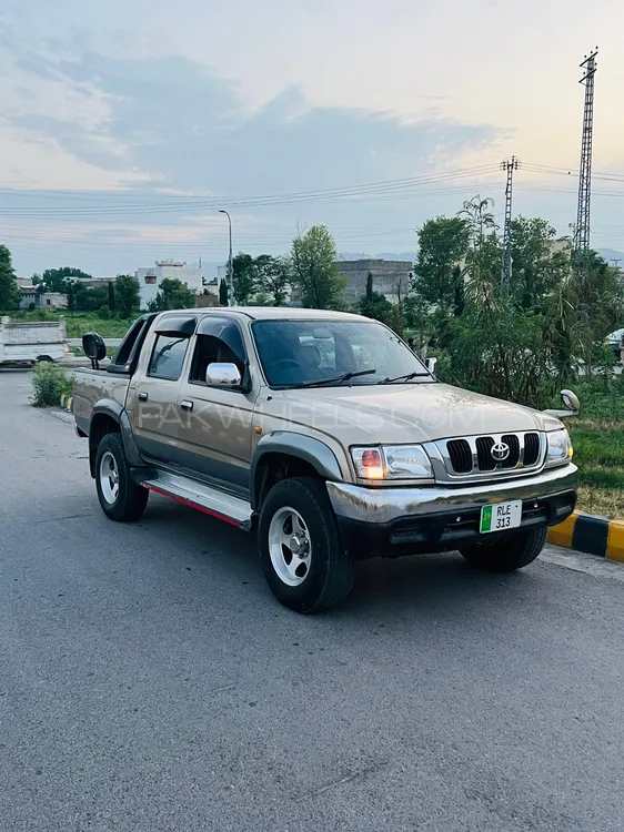 Toyota Hilux 2003 for Sale in Haripur Image-1