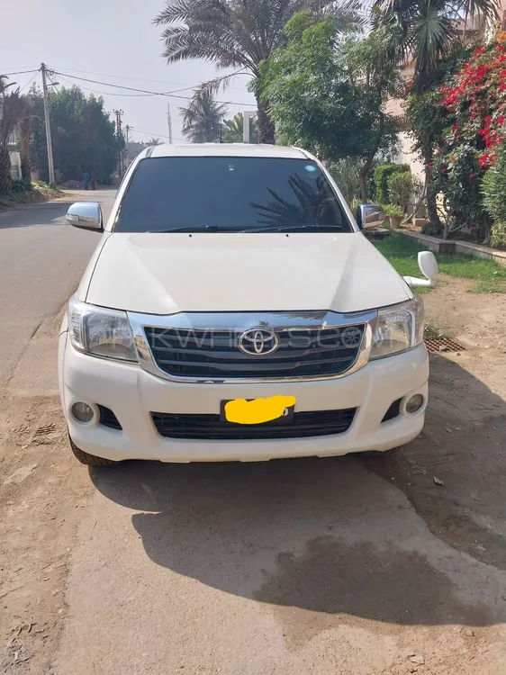 Toyota Hilux 2013 for Sale in Karachi Image-1