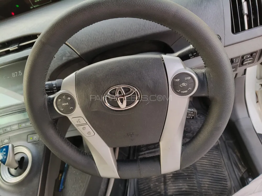 Toyota Prius 2009 for Sale in Islamabad Image-1