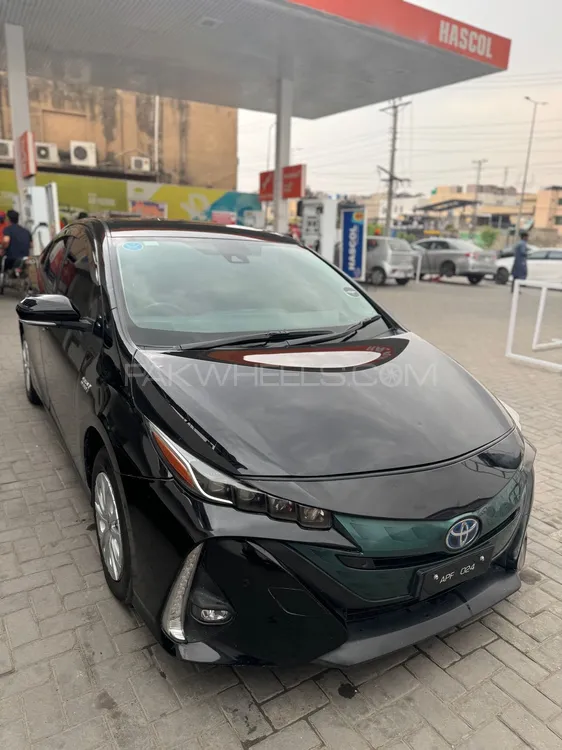 Toyota Prius 2018 for Sale in Lahore Image-1