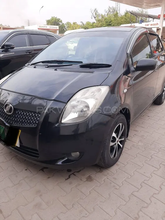 Toyota Vitz 2005 for Sale in Peshawar Image-1