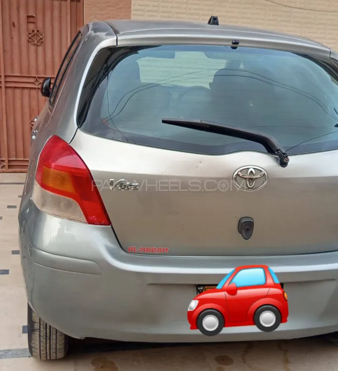 Toyota Vitz 2010 for Sale in Karachi Image-1
