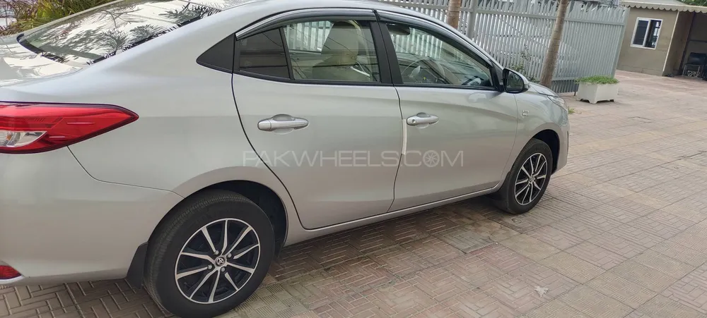 Toyota Yaris Sedan 2020 for Sale in Lahore Image-1