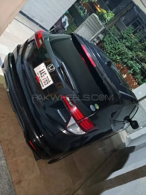 Honda Vezel 2015 for Sale in Rawalpindi Image-1