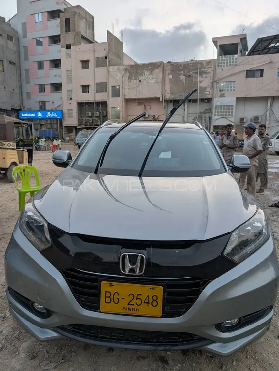 Honda Vezel 2015 for Sale in Karachi Image-1