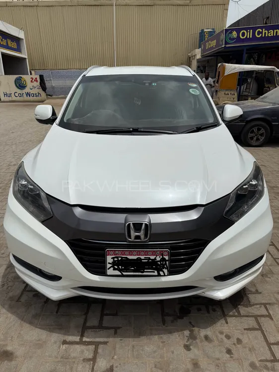 Honda Vezel 2015 for Sale in Karachi Image-1