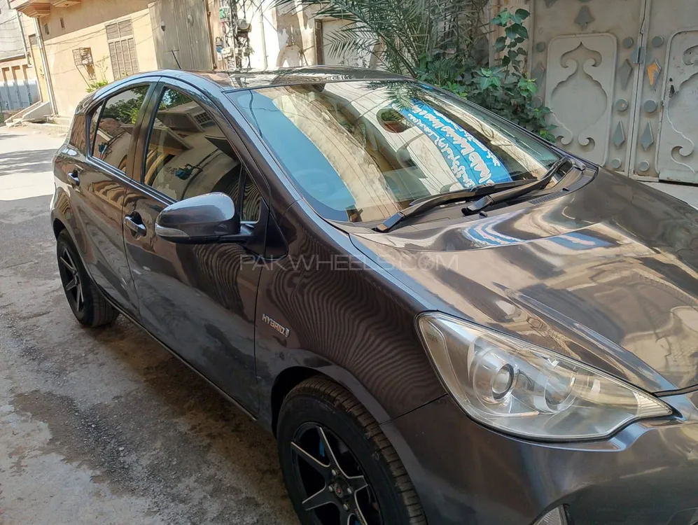 Toyota Aqua 2013 for Sale in Peshawar Image-1