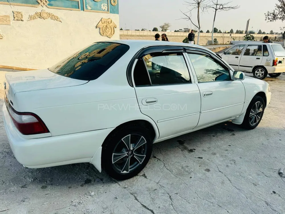 Toyota Corolla 2001 for Sale in Islamabad Image-1