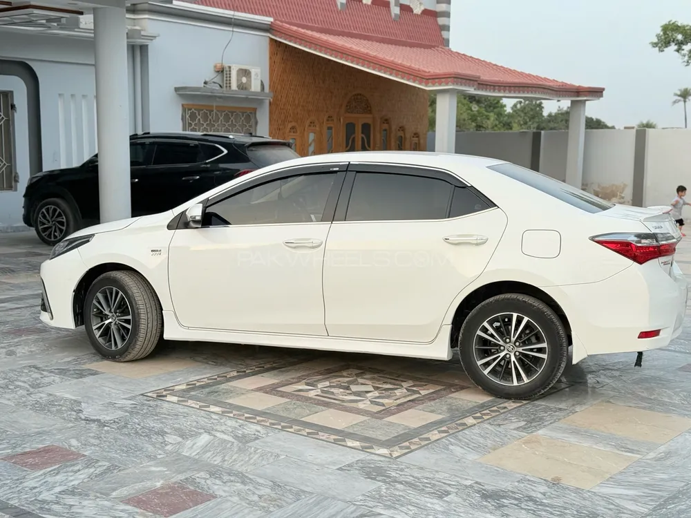 Toyota Corolla 2018 for Sale in Shuja Abad Image-1