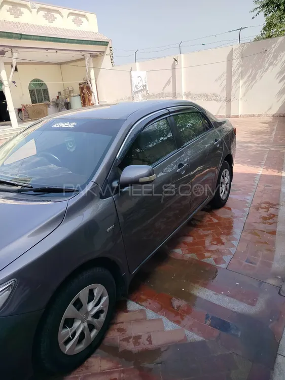 Toyota Corolla 2011 for Sale in Kohat Image-1
