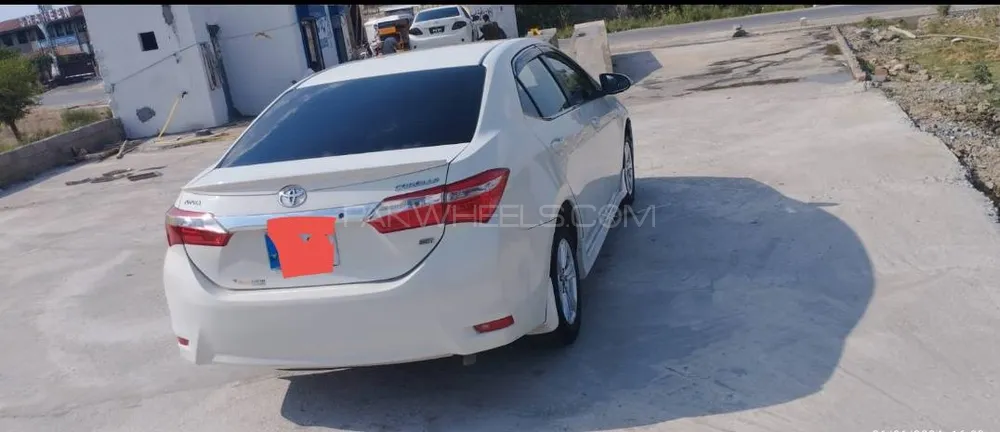 Toyota Corolla 2015 for Sale in Kallar Saddiyian Image-1