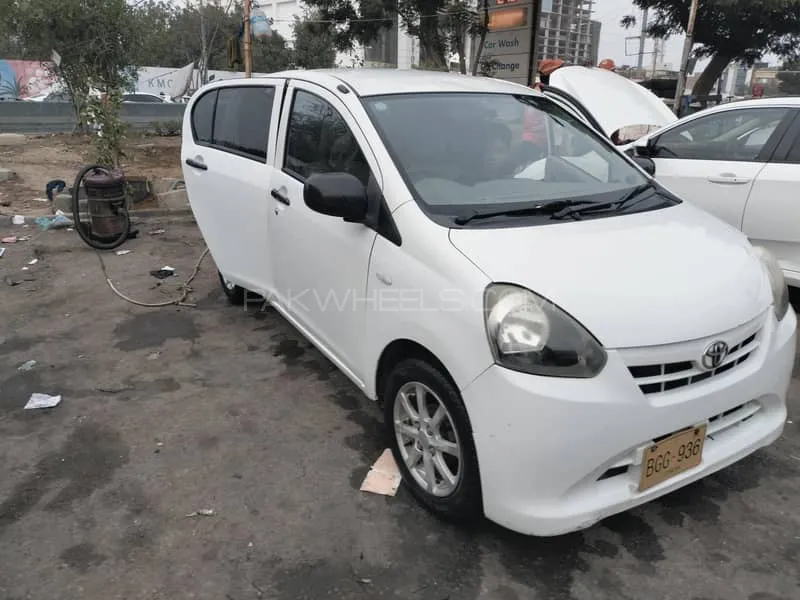 Toyota Pixis Epoch 2013 for Sale in Karachi Image-1