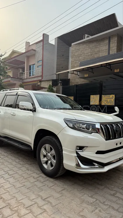 Toyota Prado 2017 for Sale in Multan Image-1