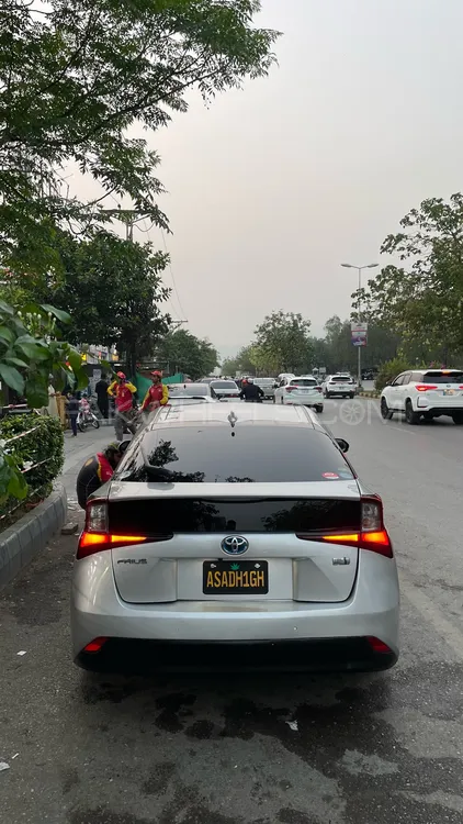 Toyota Prius 2021 for Sale in Islamabad Image-1